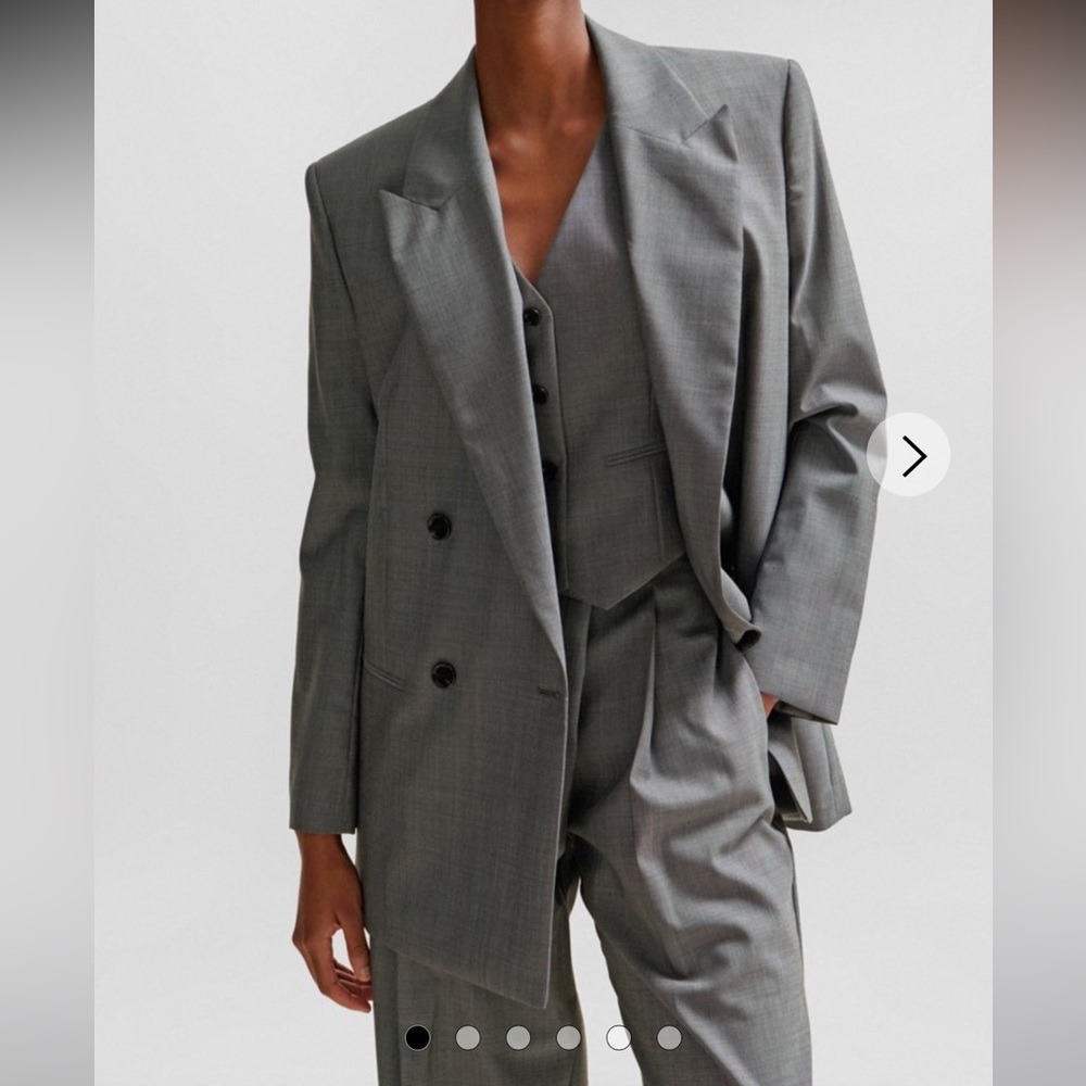 Hugo Boss‼️‼️ Suit RELAXED-FIT JACKET and PANTS 
SHARKSKIN ITALIAN WOOL‼️